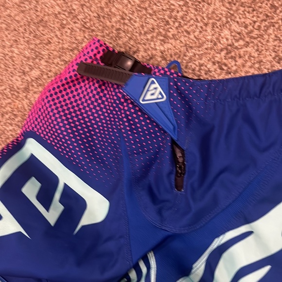 Women’s Answer riding pants size 8 in riding pants - Picture 3 of 4